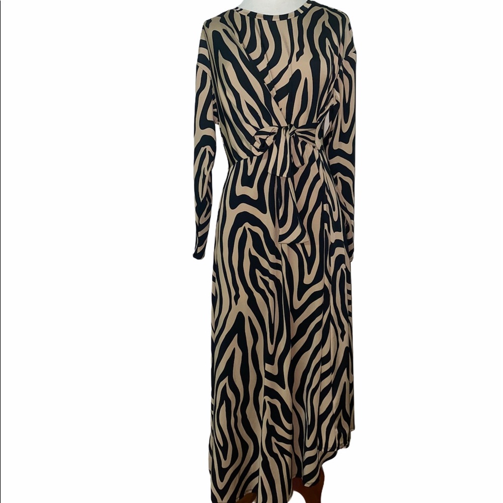 ASOS 10 Tan & Black long Sleeve Dress asymmetric